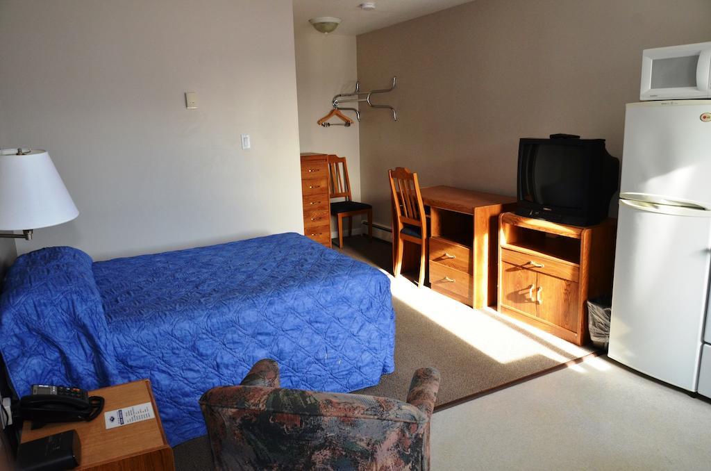Blue Bell Inn Fort Nelson Kamer foto