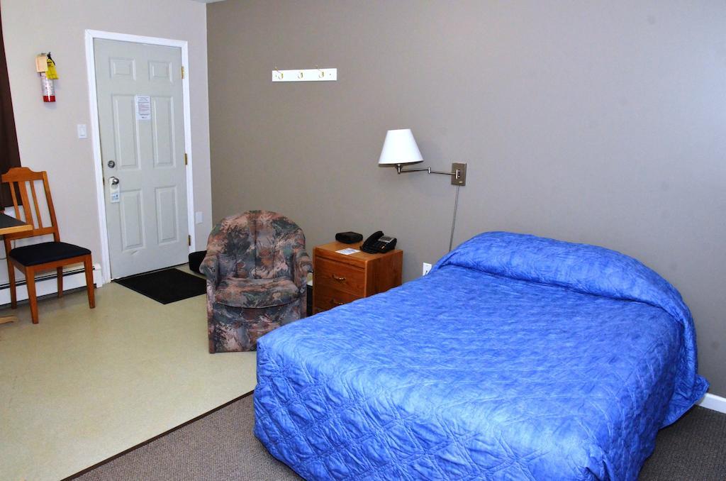 Blue Bell Inn Fort Nelson Kamer foto